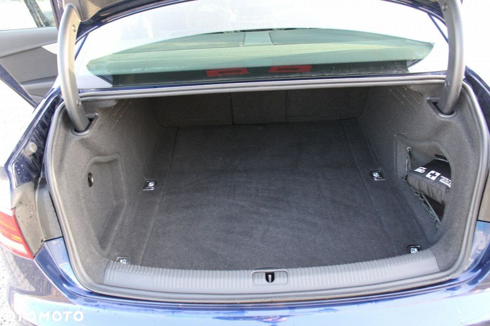 Audi A4 Limousine - 37
