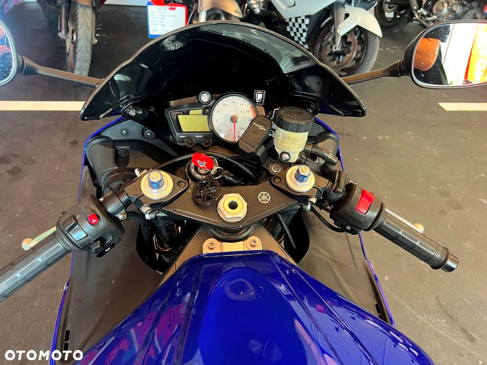 Yamaha R6 - 12