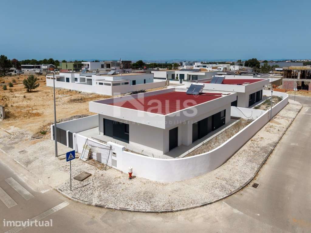 Moradia T4 isolada na Quinta do Anjo - Grande imagem: 4/35