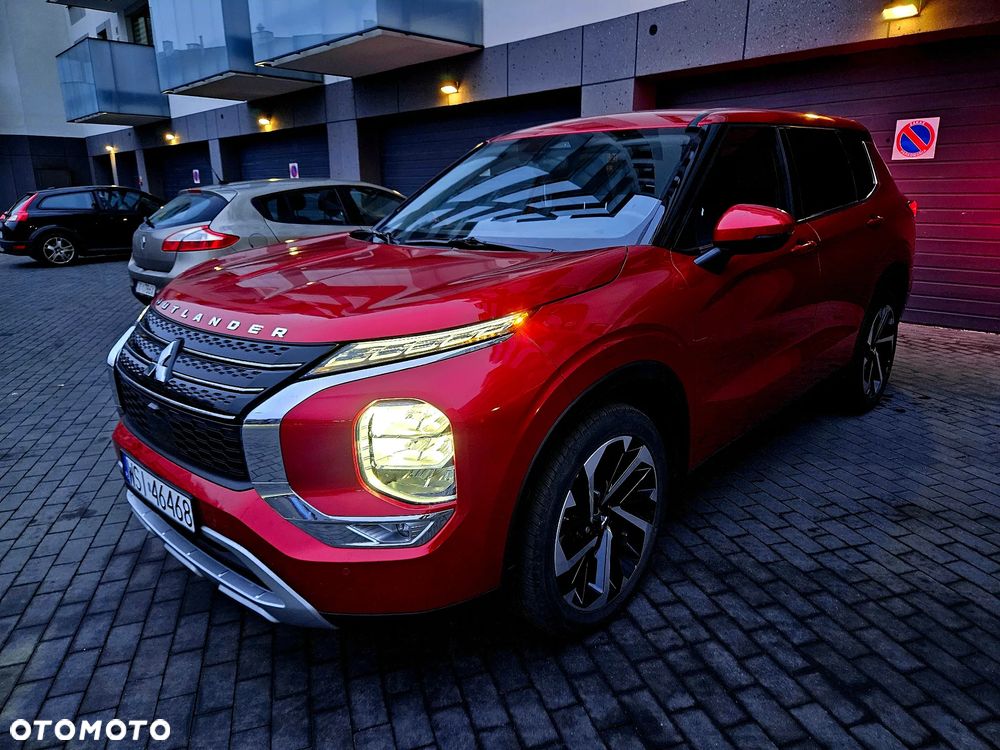 Mitsubishi Outlander - 2