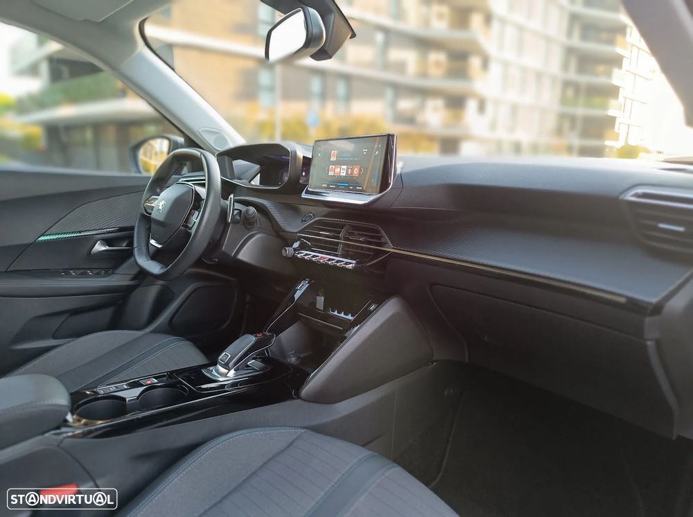 Peugeot 2008 1.2 PureTech Allure Pack EAT8 - 30