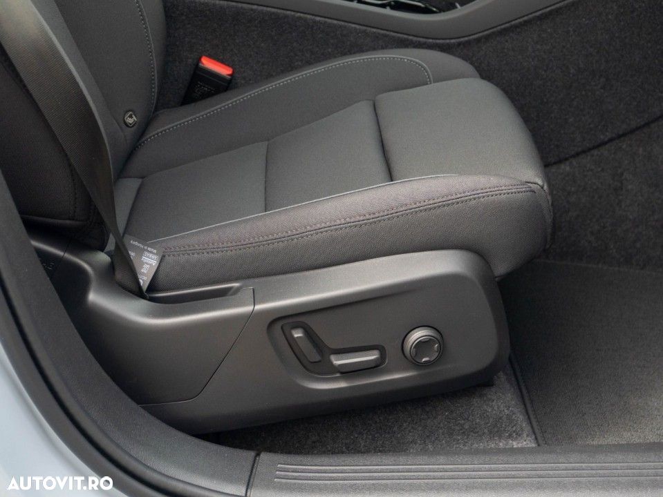 Volvo XC 40 Recharge Single Motor Extended Range RWD Plus - 19