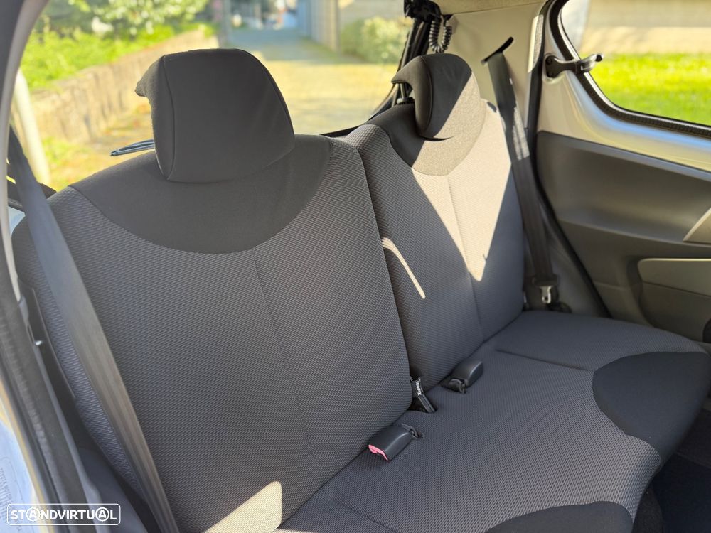 Toyota Aygo 1.0 + AC+VSC - 8