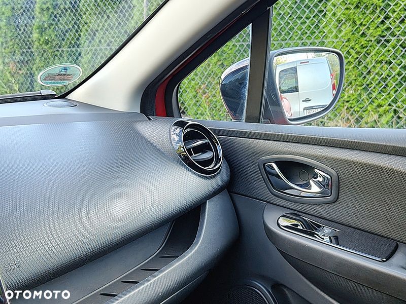 Renault Clio 1.2 16V 75 Luxe - 24