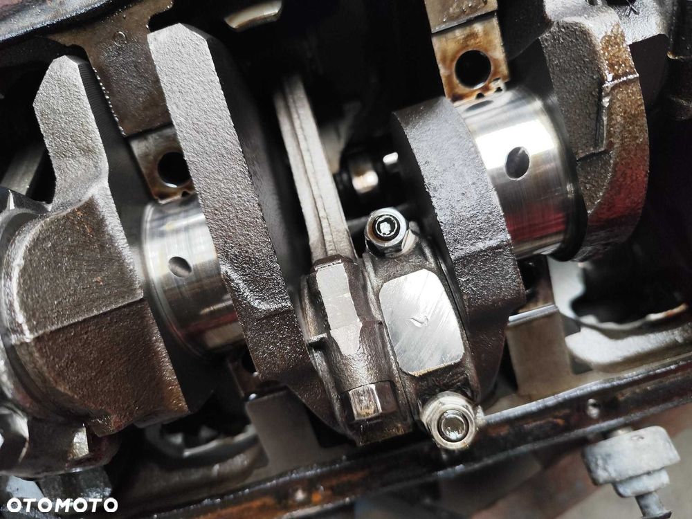 Chevrolet 350 5.7l blok z wałem korbowym tłoki korbowody - 5