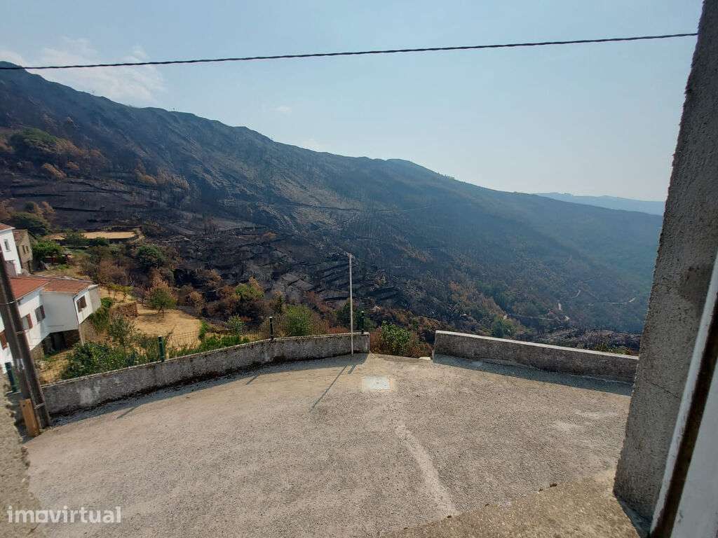 Moradia T2  em Xisto na Aldeia da Relva Velha, Cerdeira e Moura da Ser - Grande imagem: 4/11
