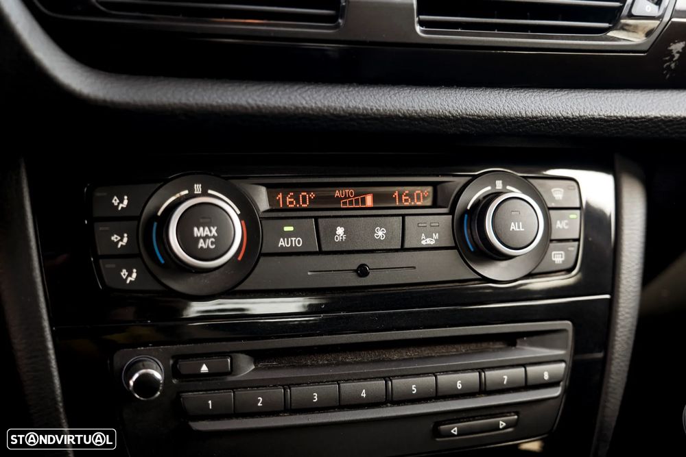 BMW X1 18 d sDrive Auto Line Sport - 18