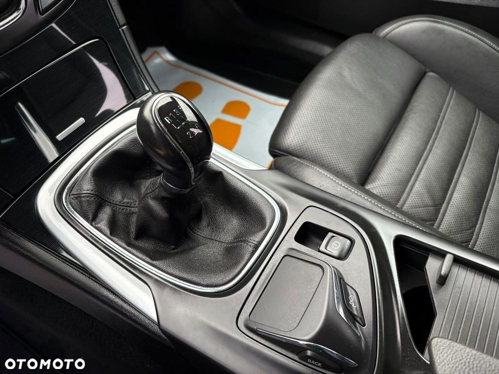 Opel Insignia - 26