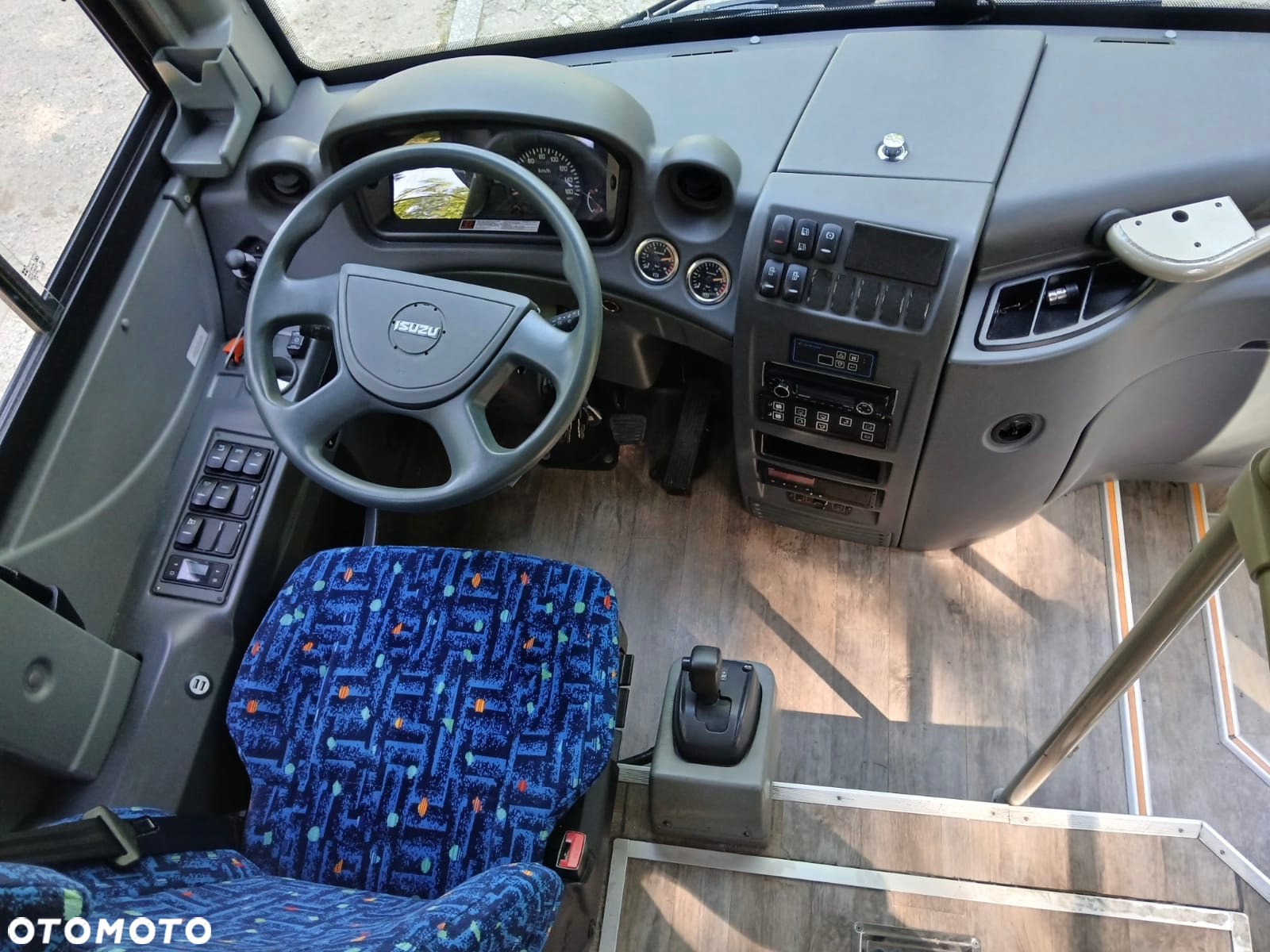 Isuzu Novo City midi - 13
