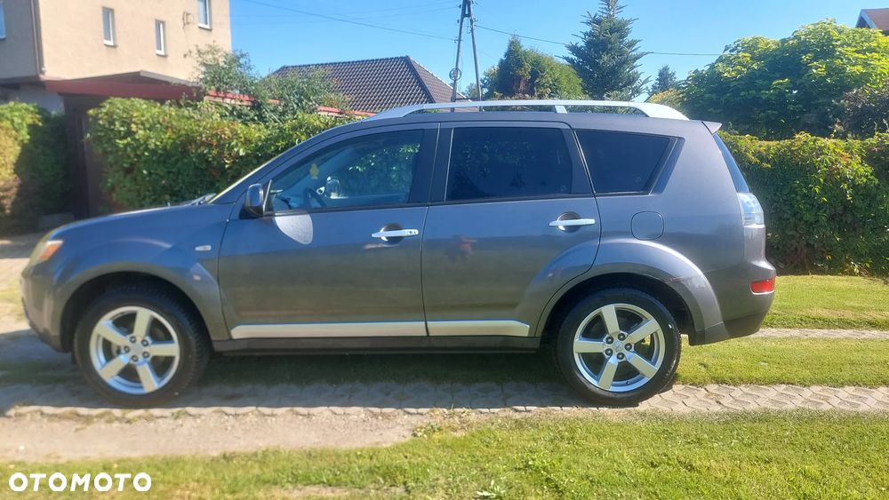 Mitsubishi Outlander 2.0 DID Intense + - 5