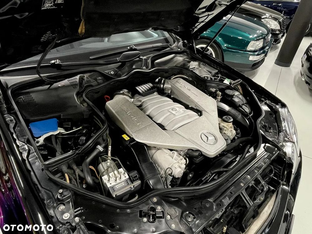 Mercedes-Benz Klasa E 63 AMG - 17