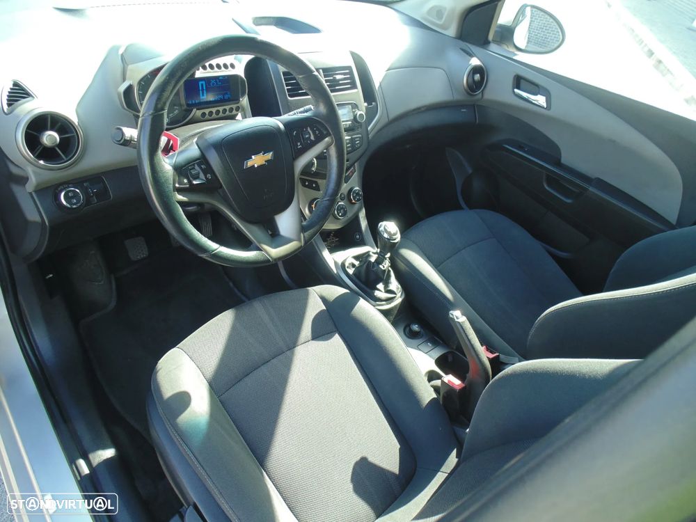 Chevrolet Aveo 1.2 LT Bi-Fuel - 19