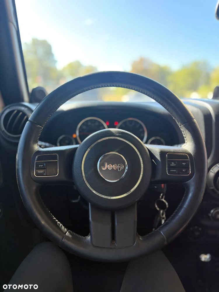 Jeep Wrangler - 10