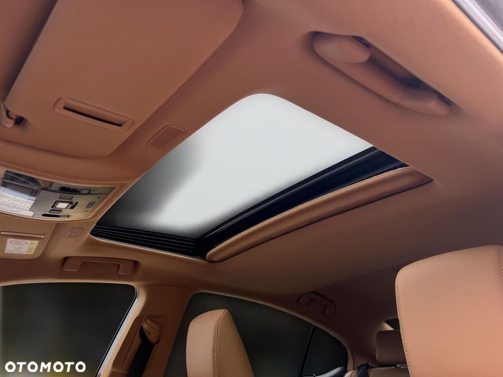 Lexus ES 300h Business Edition - 29
