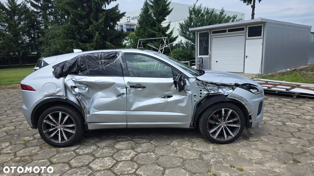 Jaguar E-Pace 2.0 i4D AWD R-Dynamic S - 4