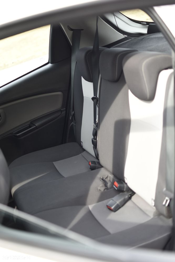 Toyota Yaris Hybrid 100 Premium EU6 - 38