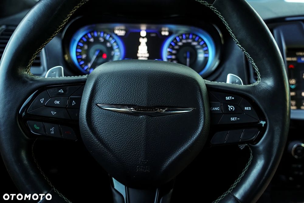 Chrysler 300s - 17