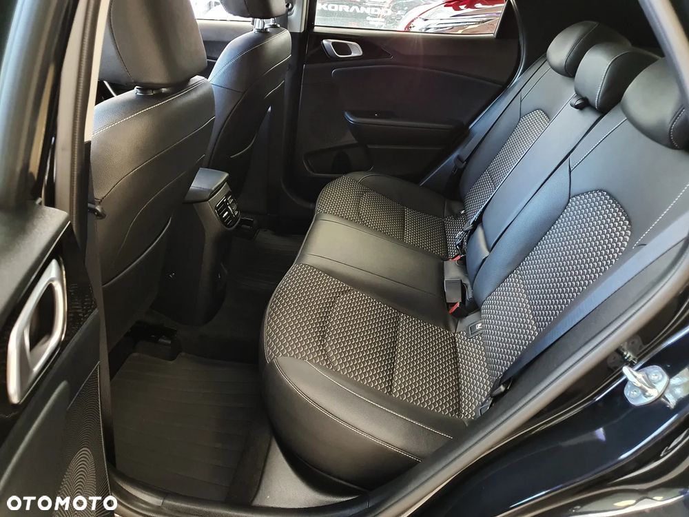 Kia XCeed 1.5 T-GDI Business Line DCT - 12