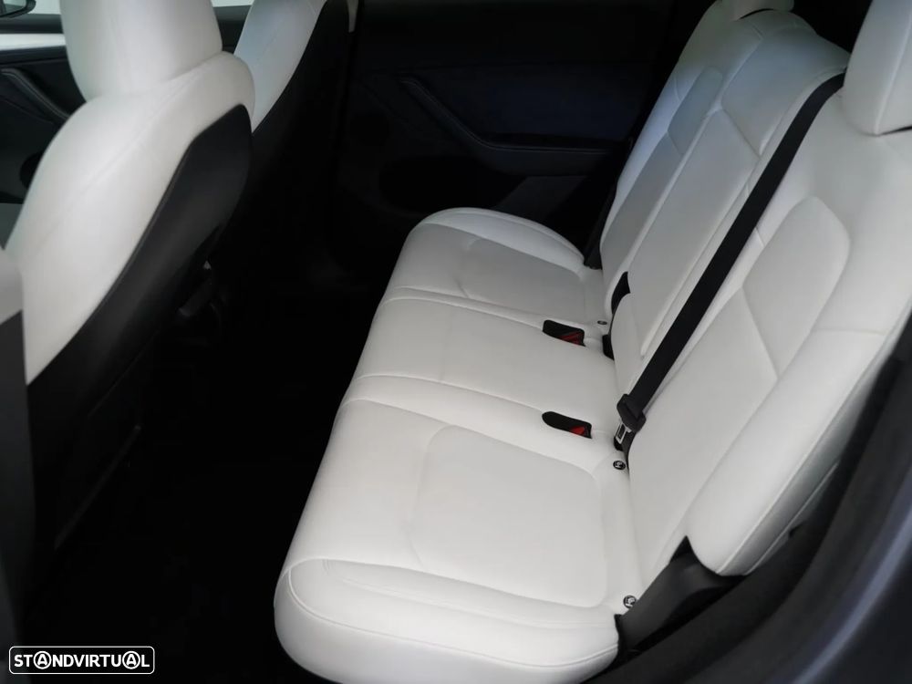 Tesla Model Y Performance Dual Motor AWD - 12