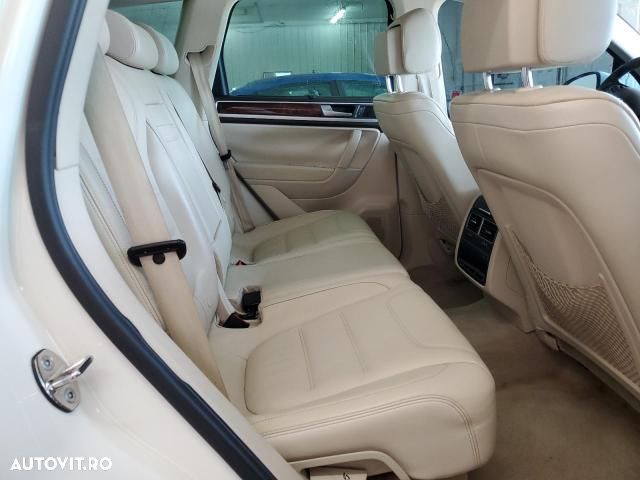 Volkswagen Touareg - 11