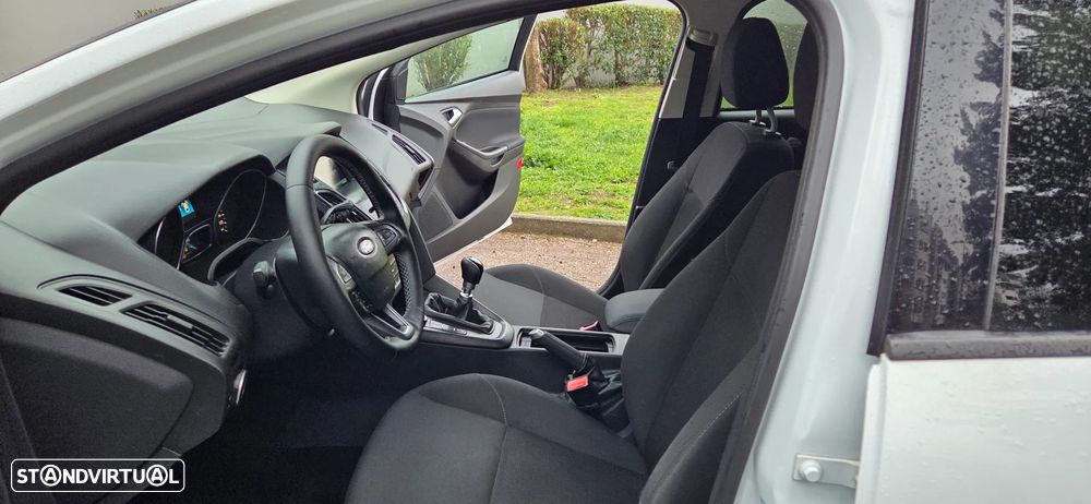 Ford Focus SW 1.5 TDCi Titanium ECOnetic - 11