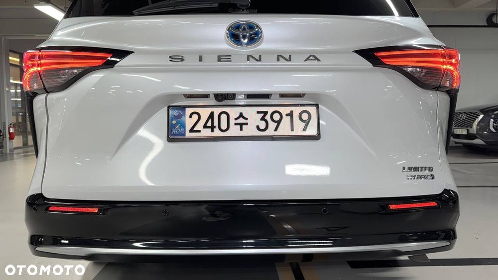 Toyota Sienna - 13