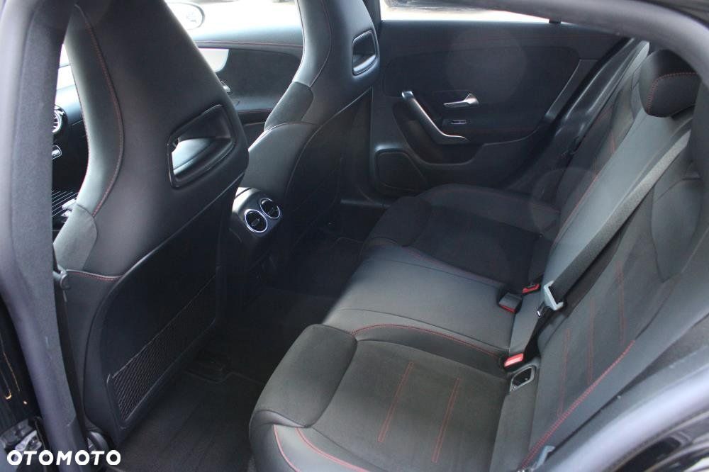 Mercedes-Benz CLA - 38