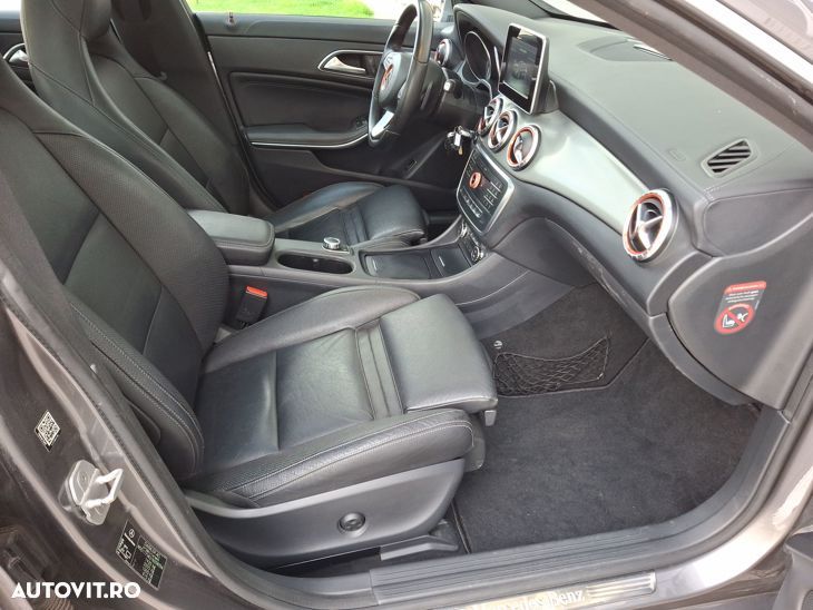 Mercedes-Benz CLA 200 7G-DCT Urban - 16