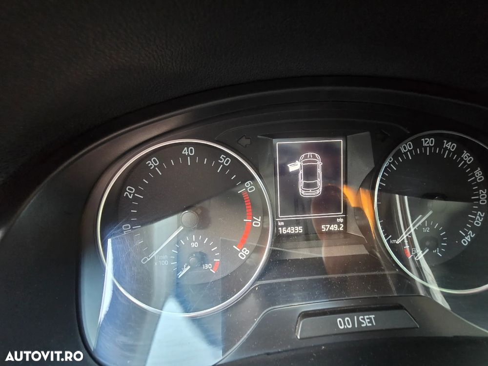 Skoda RAPID 1.2 TSI Style - 5