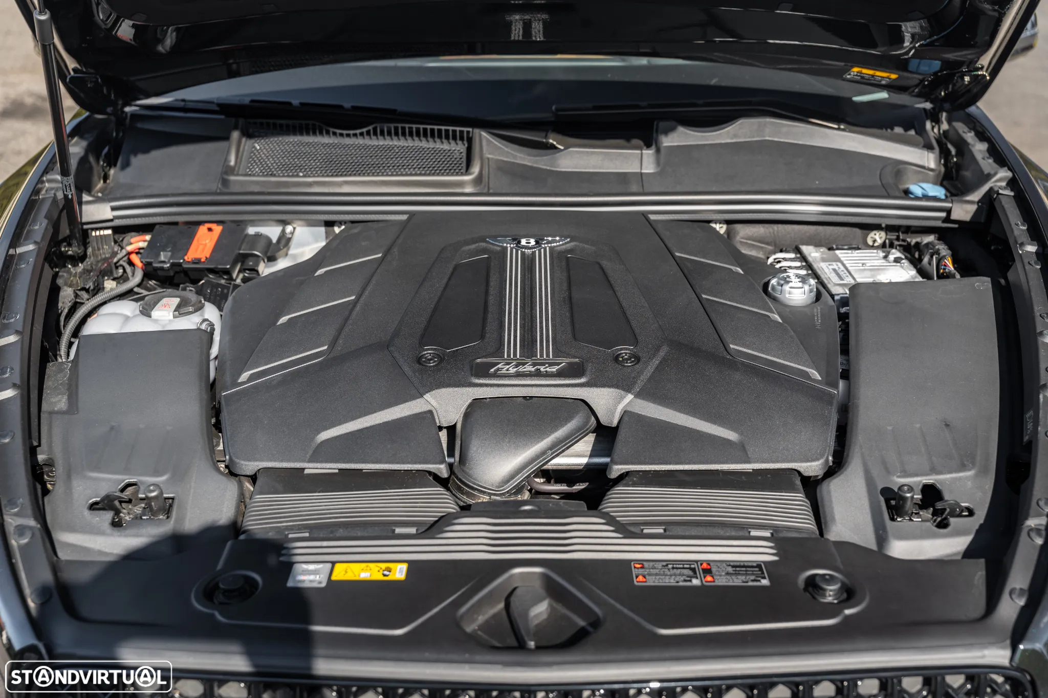 Bentley Bentayga Hybrid Azure - 11