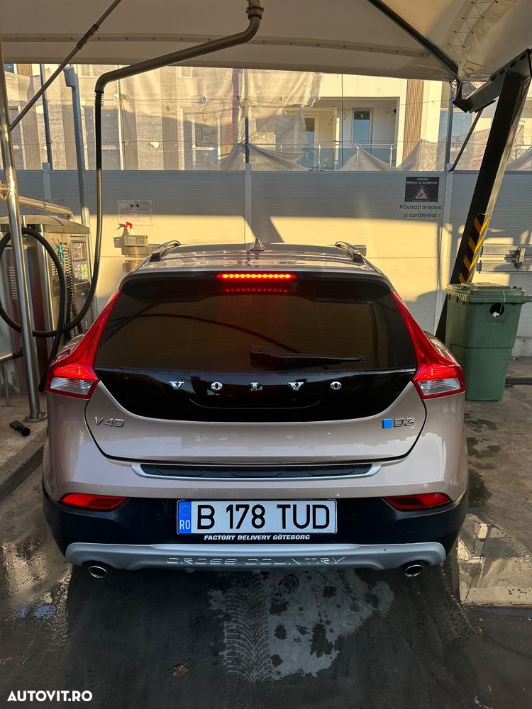 Volvo V40 D3 Aut Summum - 10