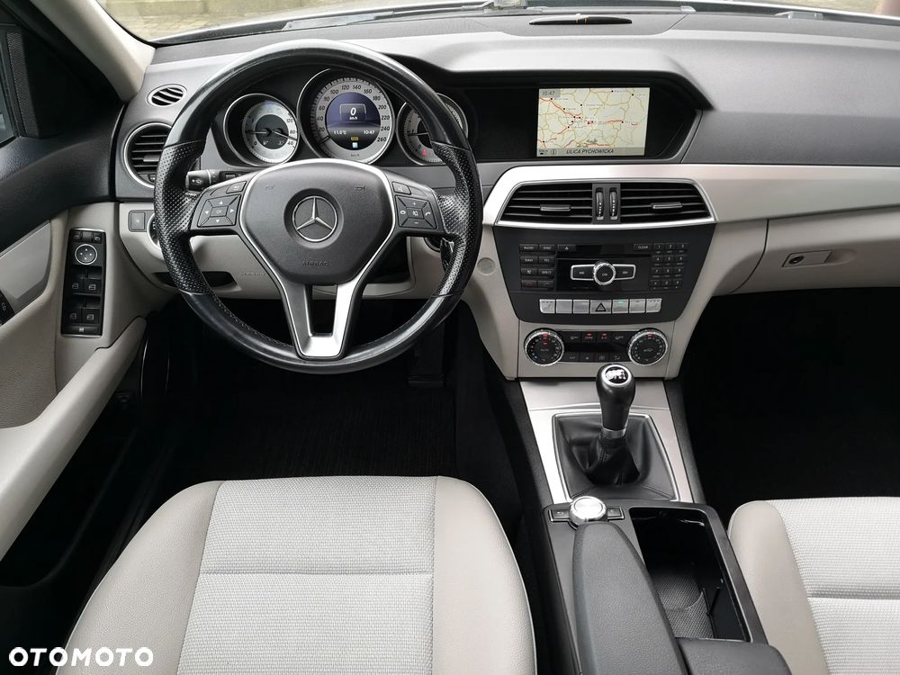 Mercedes-Benz Klasa C 200 CDI BlueEff Avantgarde - 16