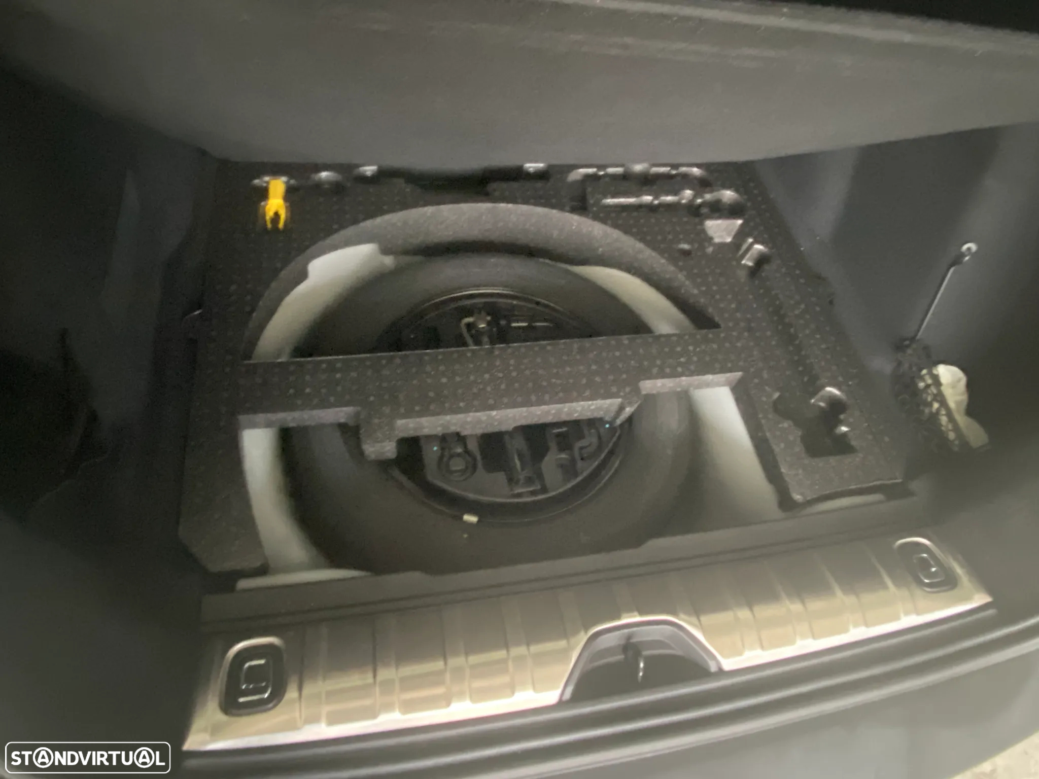 Peugeot 2008 1.2 PureTech Allure - 19