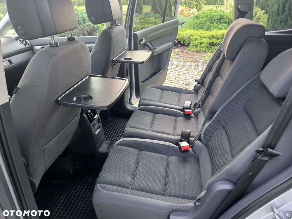 Volkswagen Touran - 31