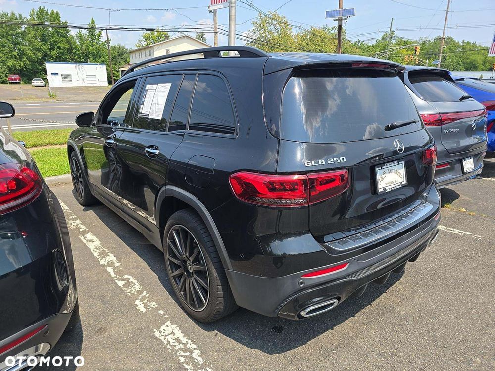 Mercedes-Benz GLB 250 4Matic 8G-DCT Edition AMG Line - 3