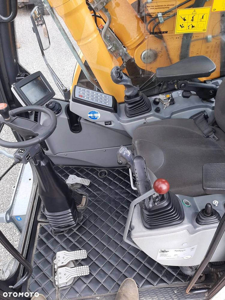 Liebherr 914 Compact  Rototilt + Szczypce - 9