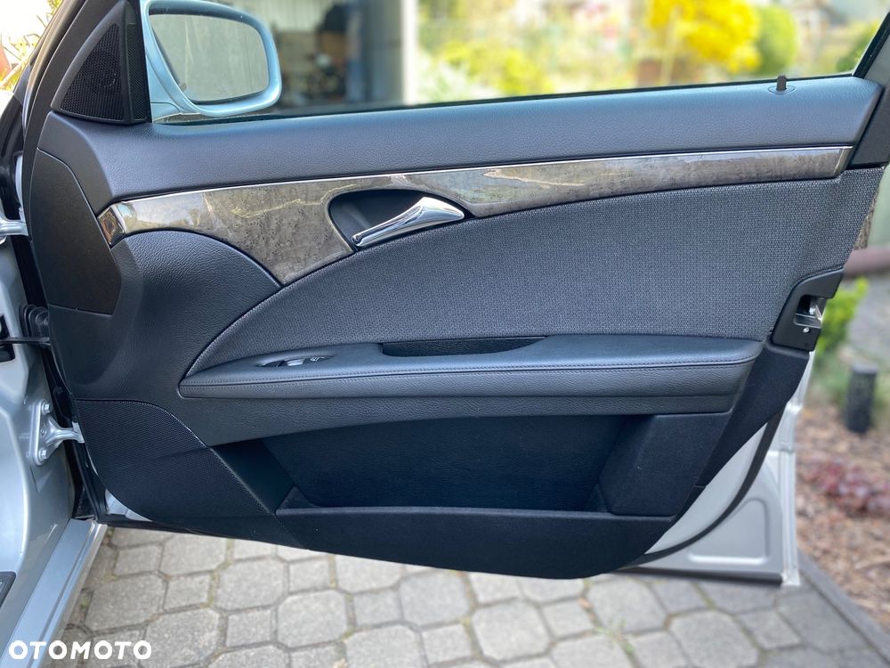 Mercedes-Benz Klasa E - 24