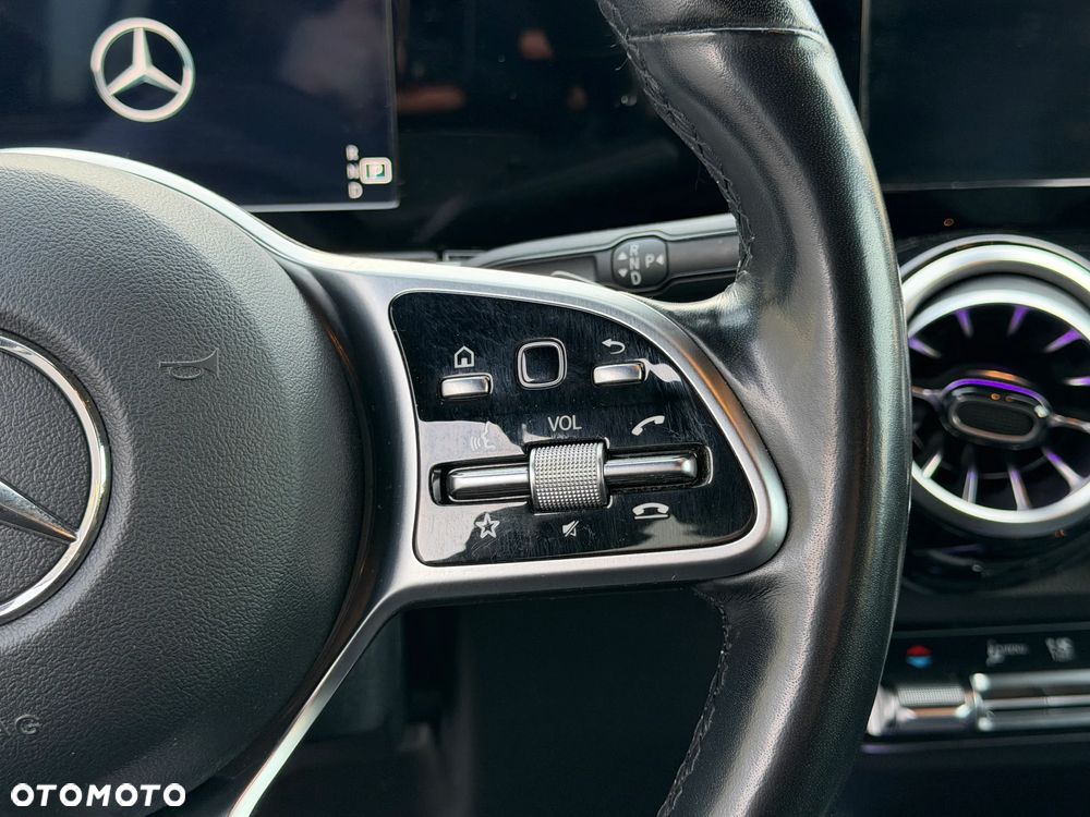 Mercedes-Benz GLB 200 Progressive 7G-DCT - 17