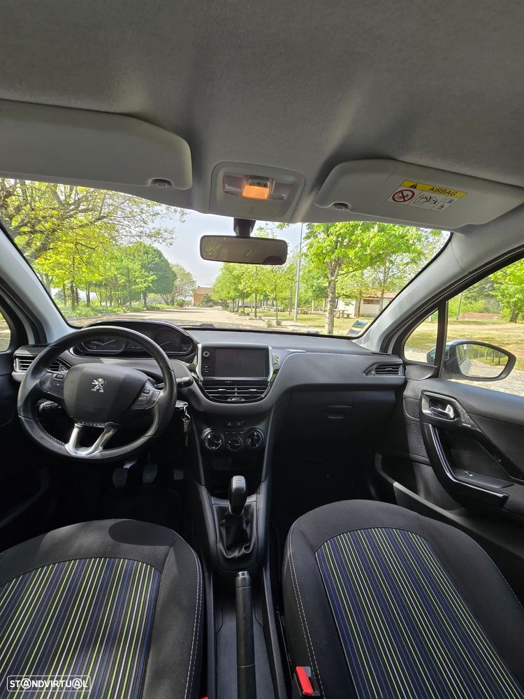 Peugeot 208 PureTech 82 Urban Move - 14