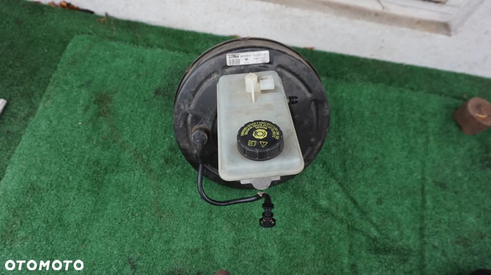 Renault Trafic II Opel Vivaro Nissan Primastar 2.0 DCI M9R serwo pompa hamulcowa 8200837097