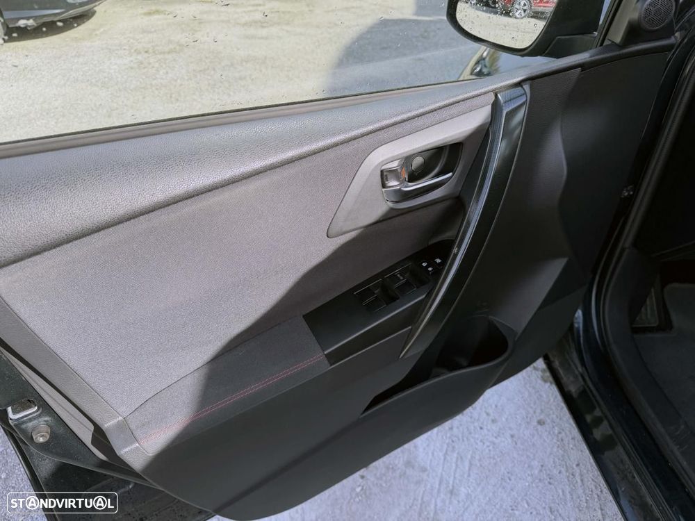 Toyota Auris 1.4 D-4D Exclusive - 11