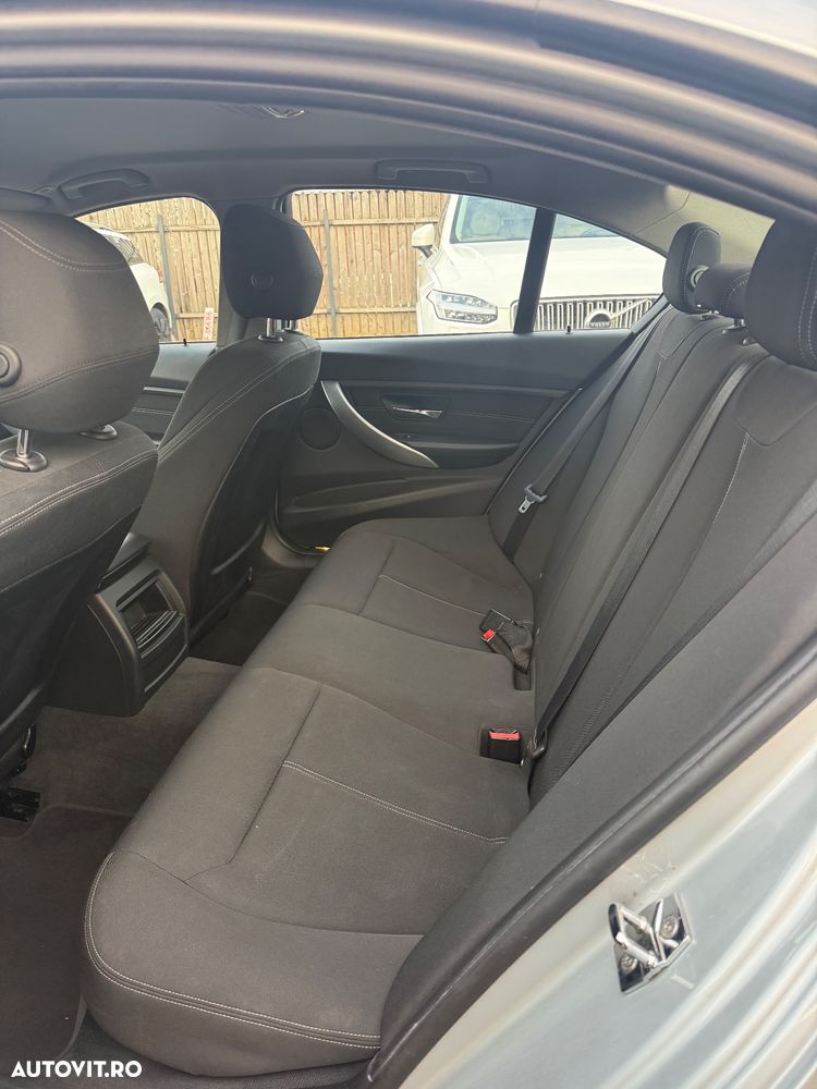 BMW Seria 3 320d Efficient Dynamic Edition Aut. Blue Performan Sport Line - 5