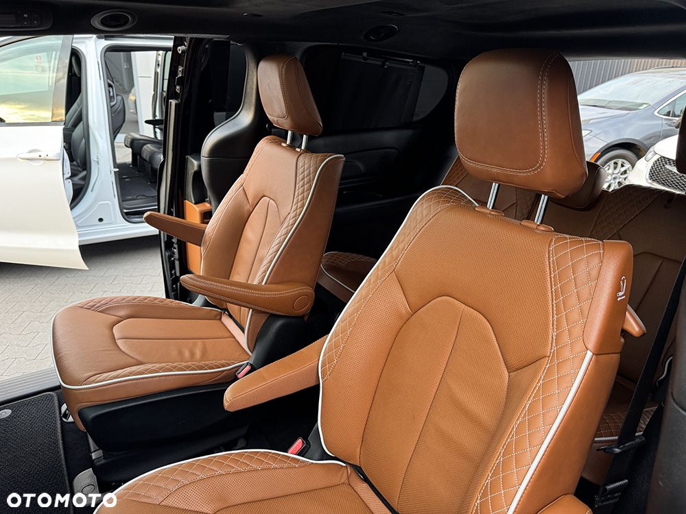 Chrysler Pacifica - 20