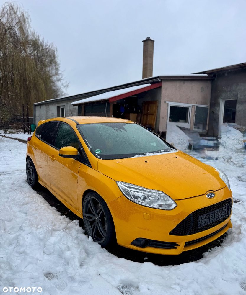 Ford Focus ver-2-0-ecoboost-st - 3