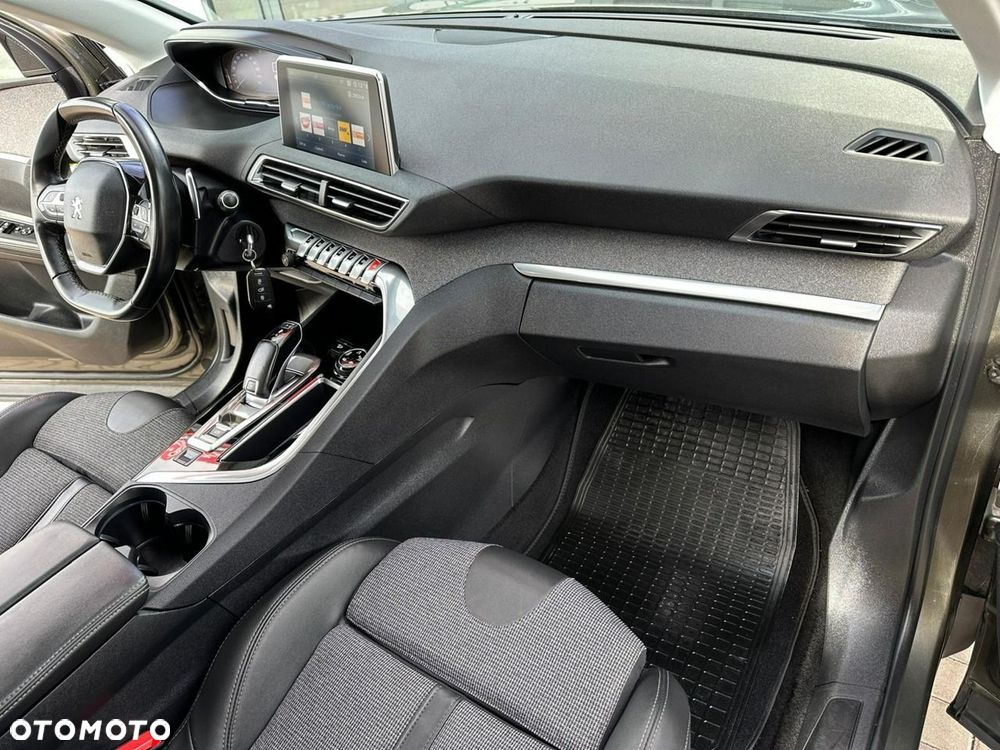 Peugeot 5008 1.5 BlueHDi Active S&S EAT8 - 18