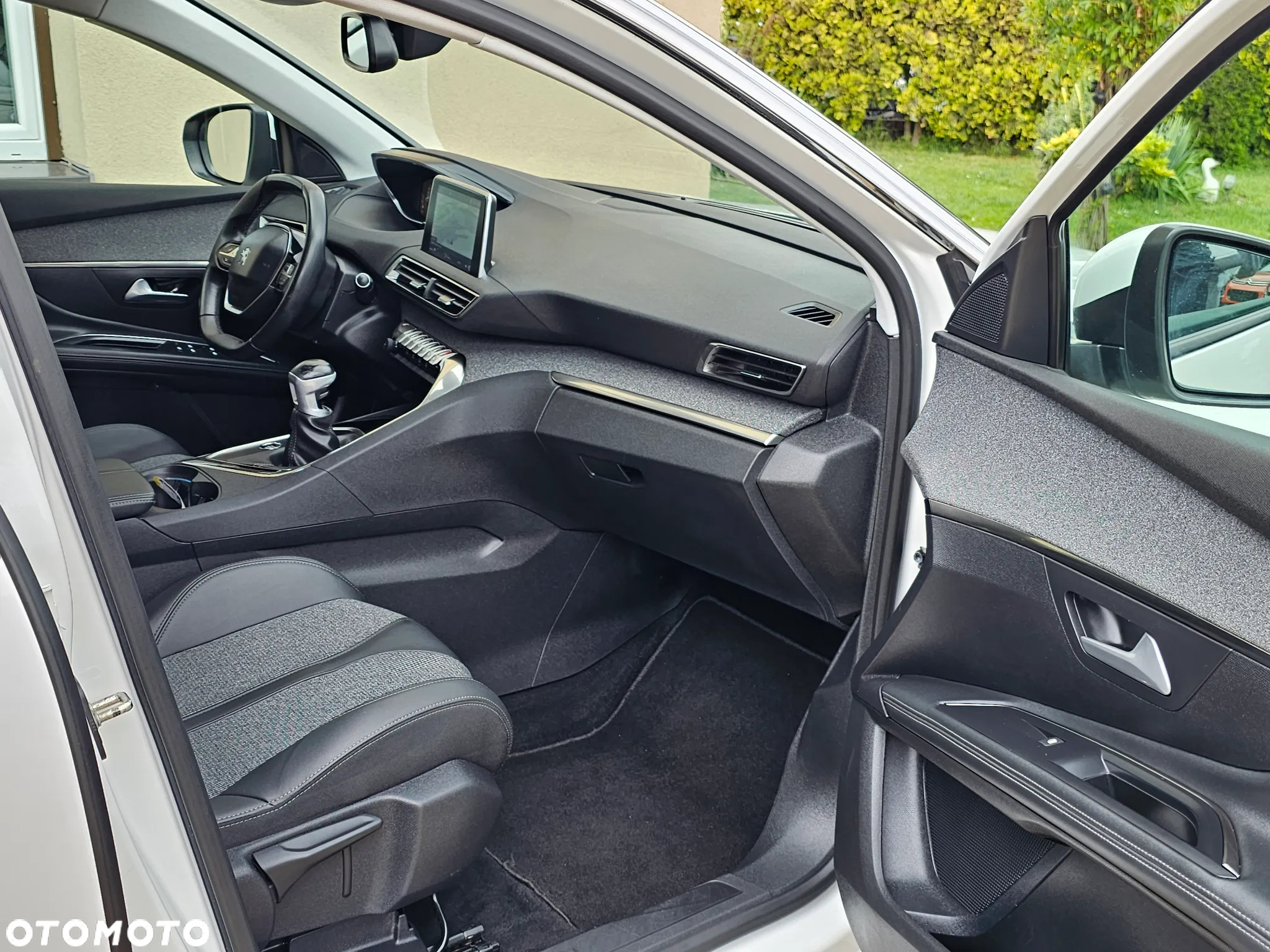 Peugeot 5008 BlueHDI 130 Allure Business-Paket - 32