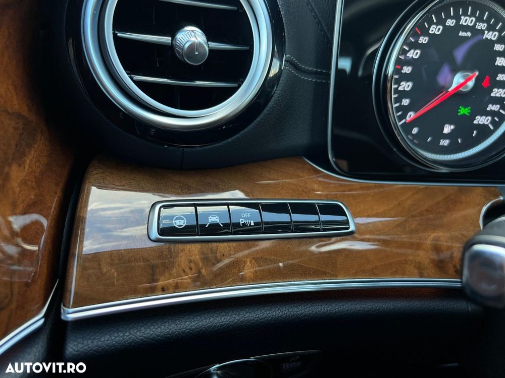 Mercedes-Benz E 300 9G-TRONIC Exclusive - 30