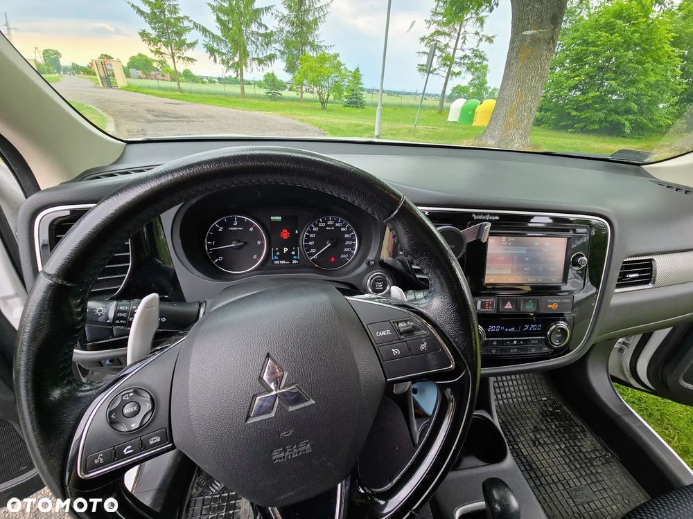 Mitsubishi Outlander 2.2 DID Intense + 4WD - 20