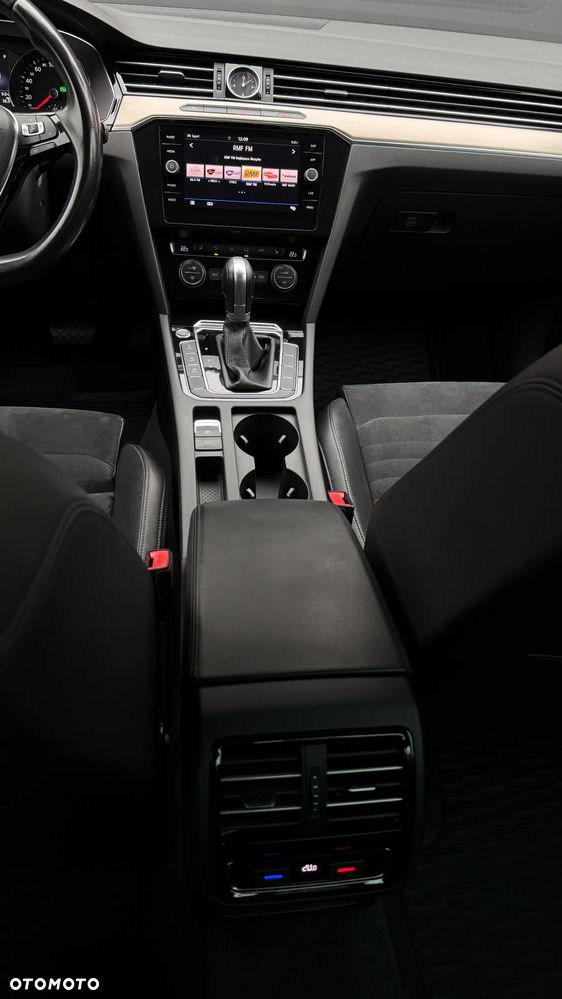 Volkswagen Passat 2.0 TSI (BlueMotion Technology) 4Motion DSG Highline - 36