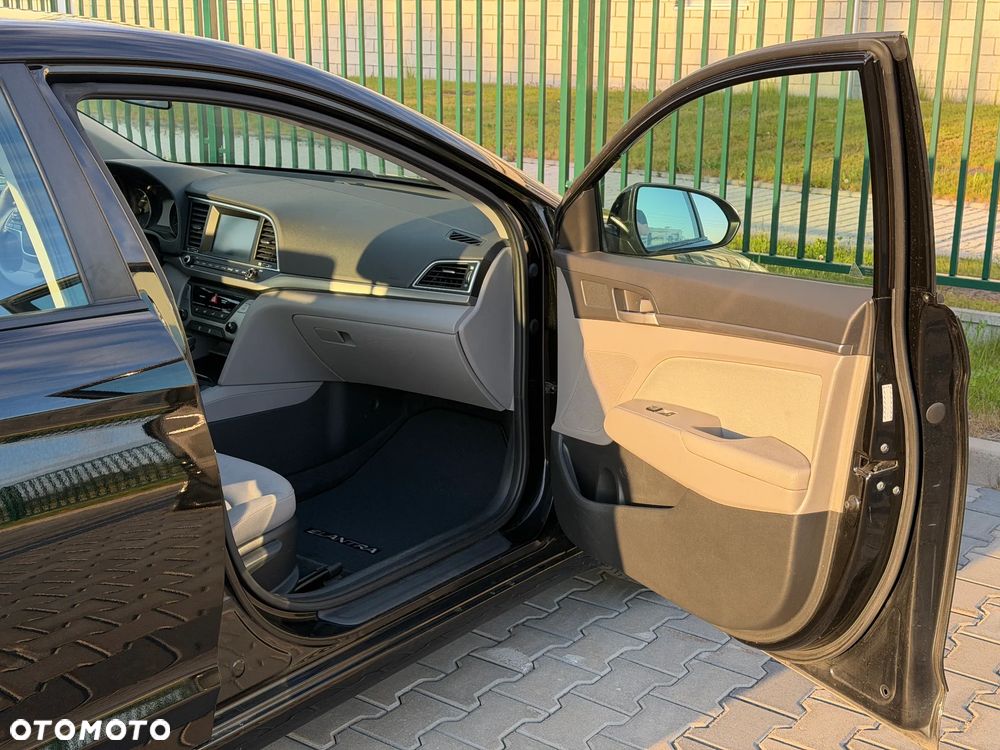 Hyundai Elantra - 19